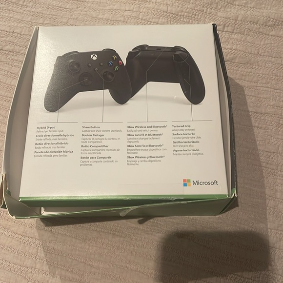 XBOX CARBON BLACK remote, new in box - Picture 4 of 5